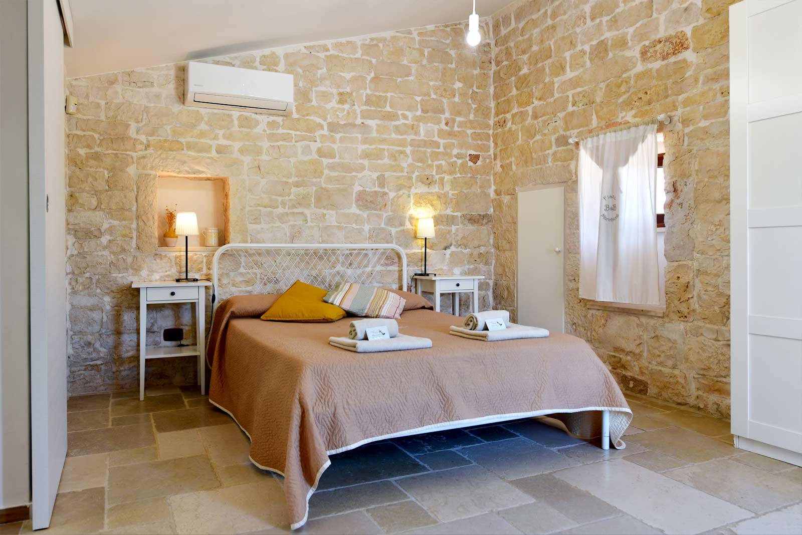 letto camera matrimoniale